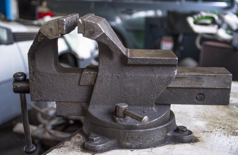 ferronnier-COGOLIN-min_vise-5314060